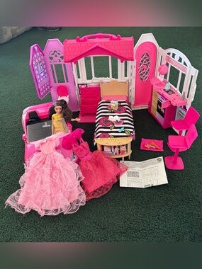 Barbie Play set with Accessories EUC